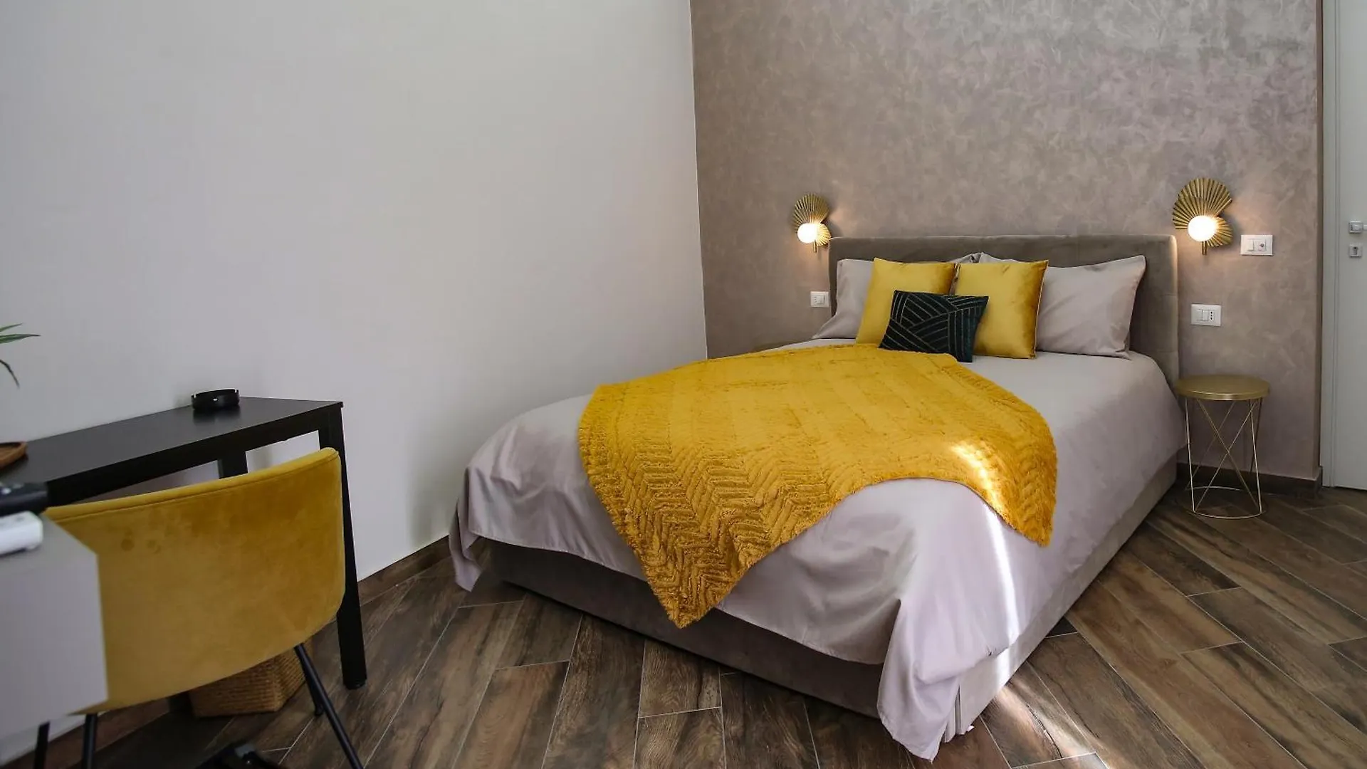 Pensionat Lustru Apartment CTA Italien